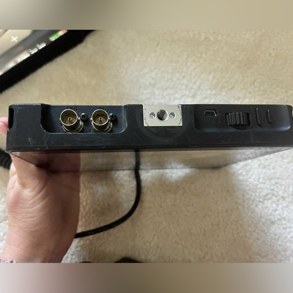 SmallHD AC7 On-Camera Monitor - Picture 2 of 6